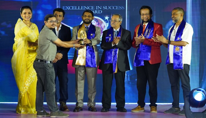 প্রথম ‘এক্সিলেন্স ইন সাকসেস অ্যাওয়ার্ড’ পেলেন যারা