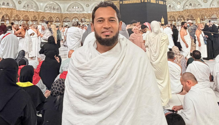 শঙ্কা কাটিয়ে নিরাপদে দেশে ফিরেছেন মুশফিক