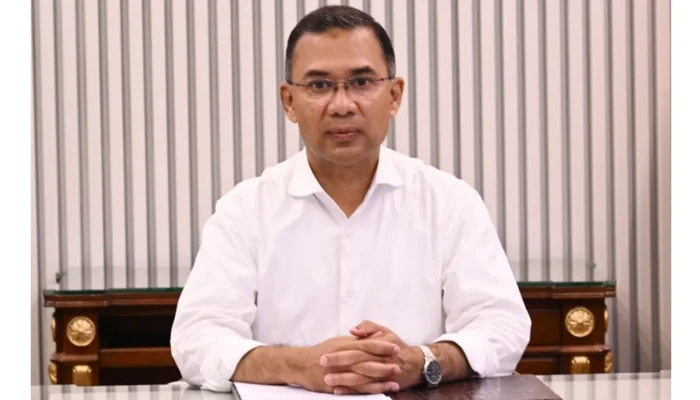 বাড়ির দরজা খুলেই প্রধানমন্ত্রী বললেন, 'চলেন যুদ্ধে যাই'