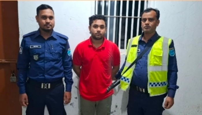সাভারে ছাত্রলীগ নেতা 'পিস্তল বাদশা' গ্রেফতার