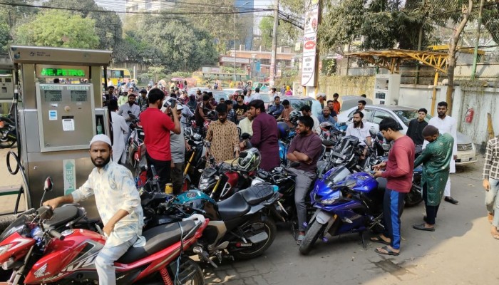 ‘ভীতি ও নাভিশ্বাস’, মোবাইল কোর্ট ও ‘সোশ্যাল পানিশমেন্ট’, পাম্প মালিকদের আল্টিমেটাম!