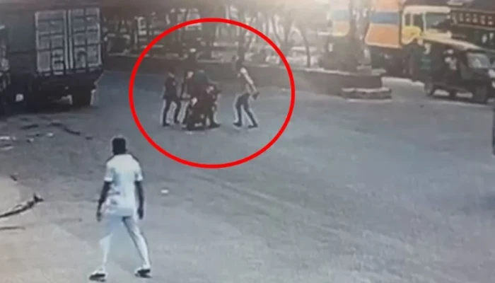 অস্ত্র ছিনতাই হওয়া পুলিশের এএসআই প্রত্যাহার