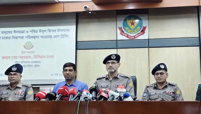ঈদের ছুটিতে নিরাপত্তার স্বার্থে স্বর্ণালংকার থানায় রাখতে পারবেন : ডিএমপি কমিশনার