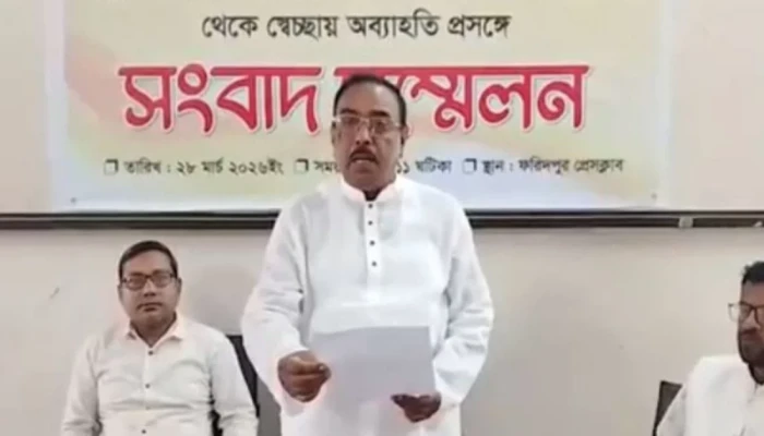 সংবাদ সম্মেলন করে দলীয় পদ ছাড়লেন আওয়ামী লীগ নেতা