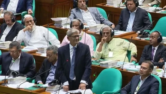 অবহেলিত গ্রামাঞ্চলের সড়ক ও যোগাযোগ ব্যবস্থার উন্নয়নকে সরকার সর্বোচ্চ অগ্রাধিকার দেবে: মির্জা ফখরুল