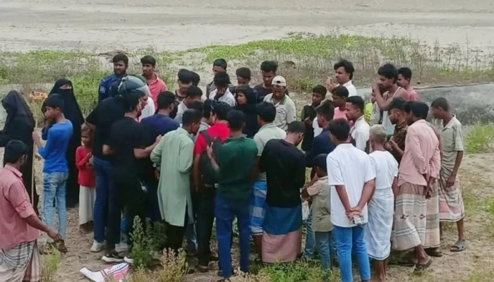 টেকনাফের মেরিন ড্রাইভ যুবকের ৩ টুকরো মরদেহ উদ্ধার