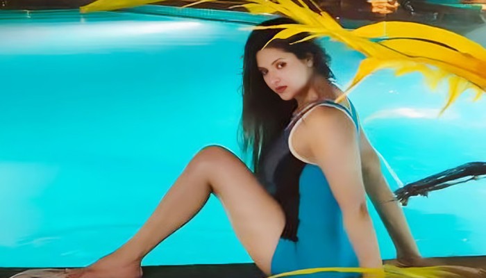 নেট দুনিয়ায় ঝড় তুলেছেন পরীমনি