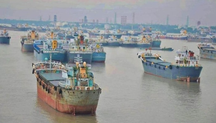 ৮০ হাজার টন জ্বালানি নিয়ে রাতে চট্টগ্রামে আসছে দুই জাহাজ