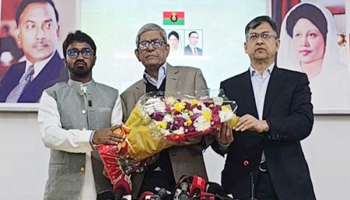 ‘যা শুরু করেছেন, আপনাদের কারণেই আওয়ামী লীগ ফিরবে’: রাশেদ খান