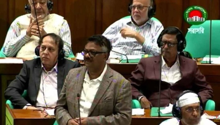 সাংবাদিকরা বাঁচলে বাংলাদেশের রাজনীতি বাঁচবে: হুইপ