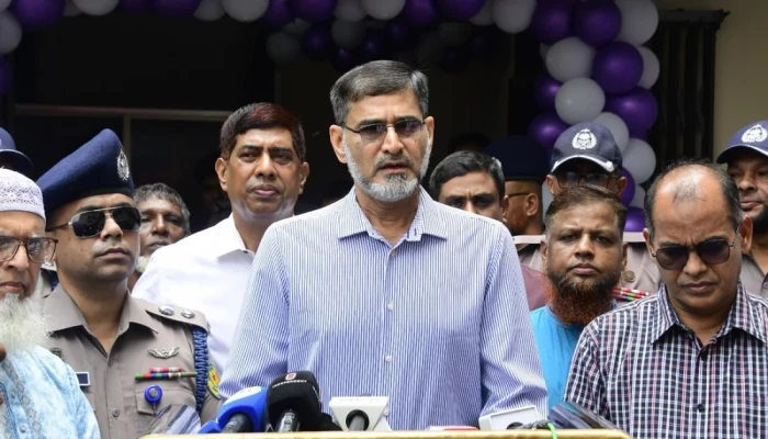 রাজধানীর শীর্ষ সন্ত্রাসীদের তালিকা নিয়মিত হালনাগাদ হচ্ছে: ডিএমপি কমিশনার