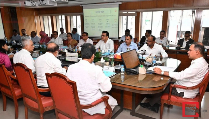 সরকারি কর্মকর্তাদের সতর্ক ও দায়িত্বশীল থাকার নির্দেশ প্রধানমন্ত্রীর
