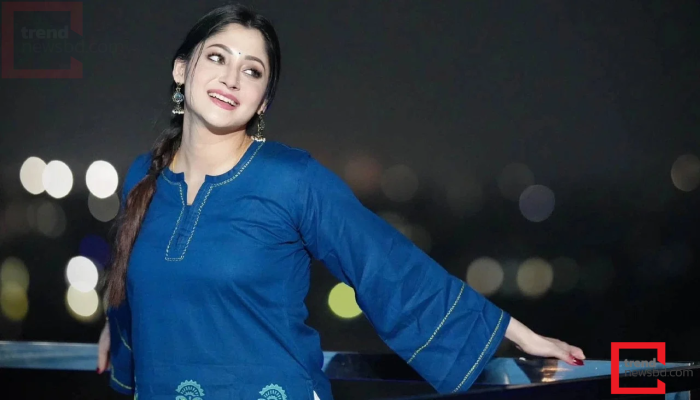সিংহ কখনও পালের সঙ্গে হাঁটে না: পূজা চেরী